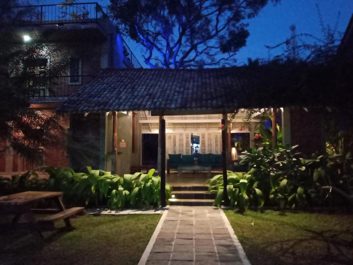 N 34 Hotel Mirissa Bagian luar foto