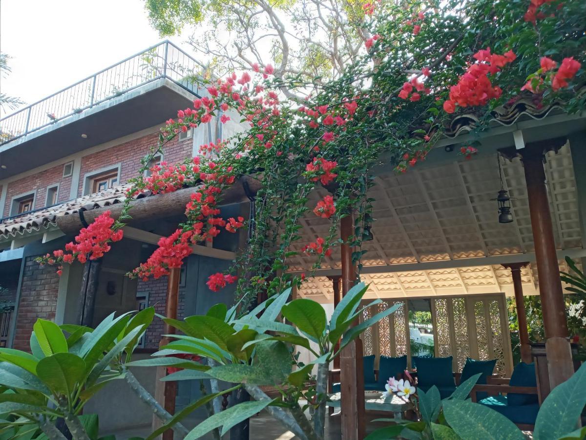 N 34 Hotel Mirissa Bagian luar foto