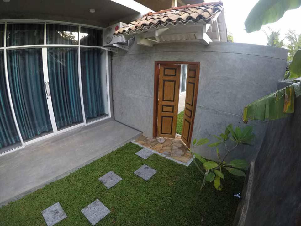 N 34 Hotel Mirissa Bagian luar foto