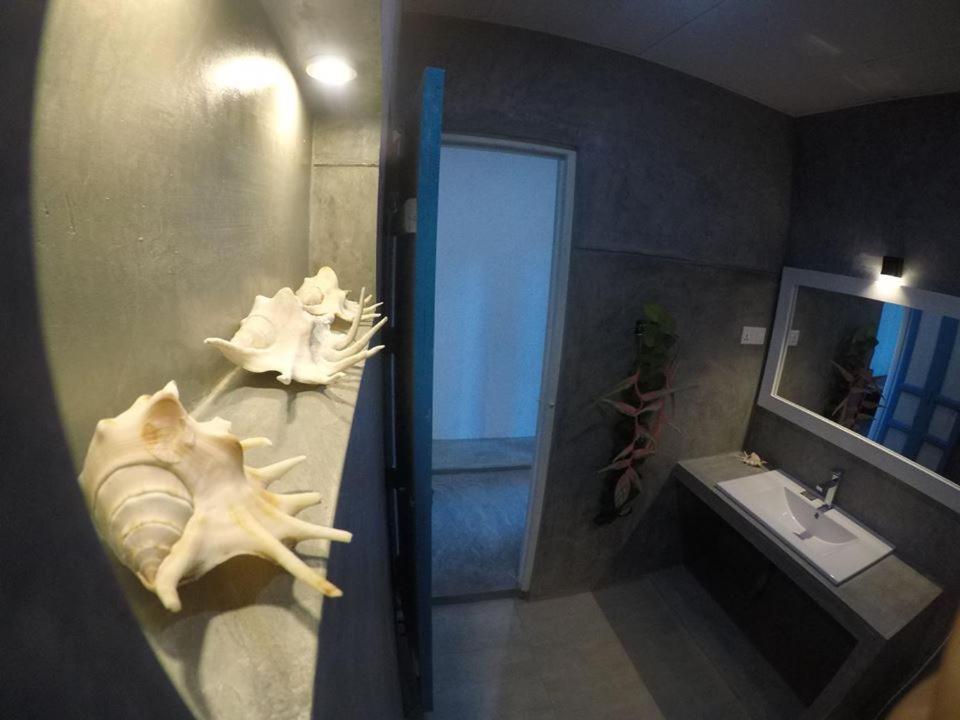 N 34 Hotel Mirissa Bagian luar foto