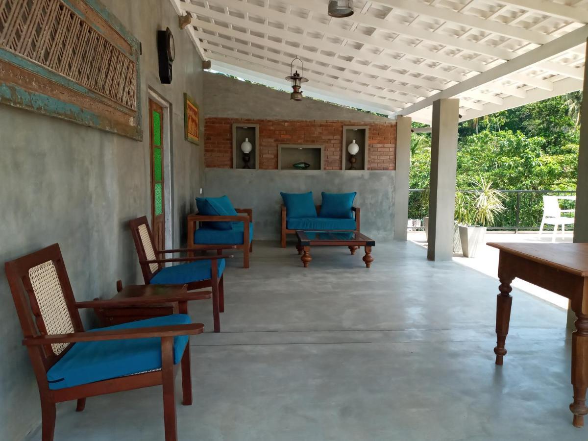 N 34 Hotel Mirissa Bagian luar foto